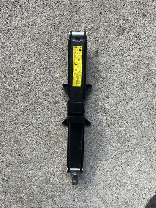 Оригинален крик и ключ за гуми за SUV Kia Hyundai