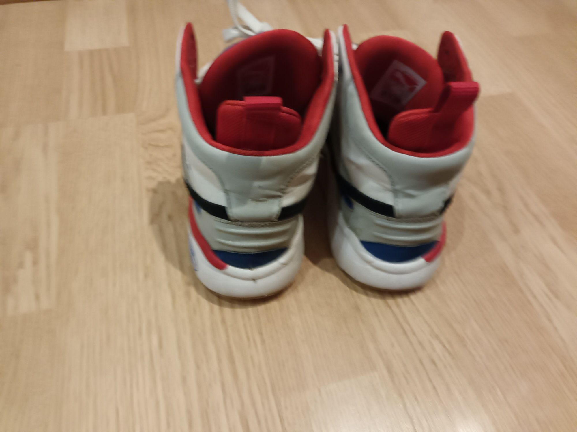 Adidasi piele PUMA marimea 37