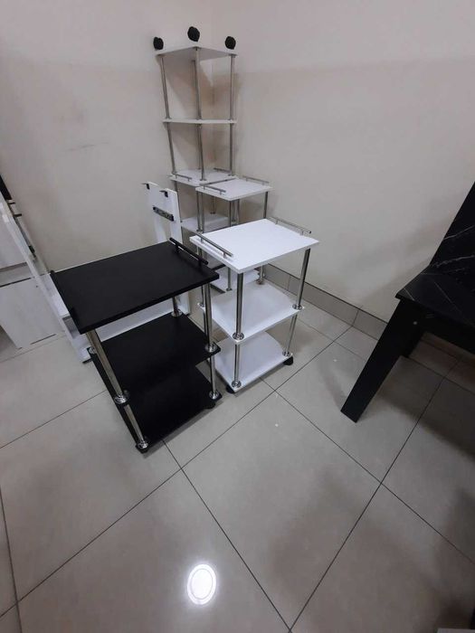 Тележка , помошница , тумбочка , этажерка для салона красоты.