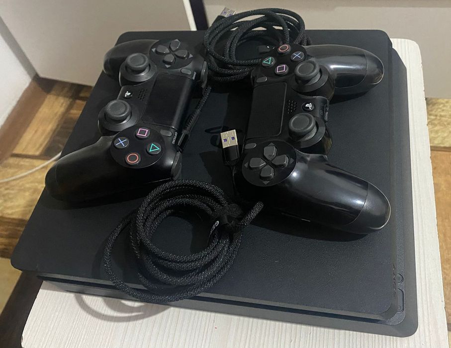 PS 4 2 джойстика игры