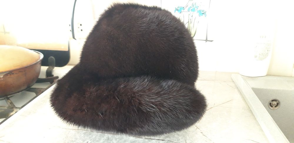 Продам женскую норковую шапку