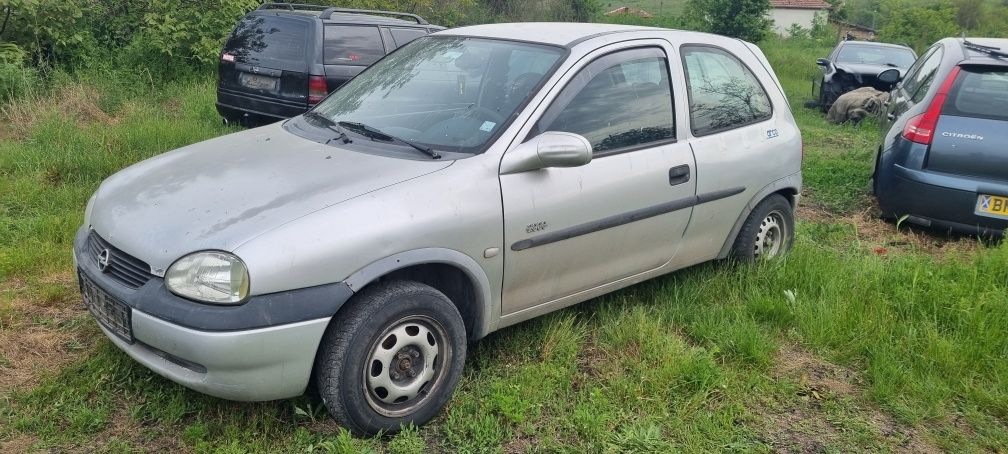 Opel corsa 1.4 I Опел корса на части