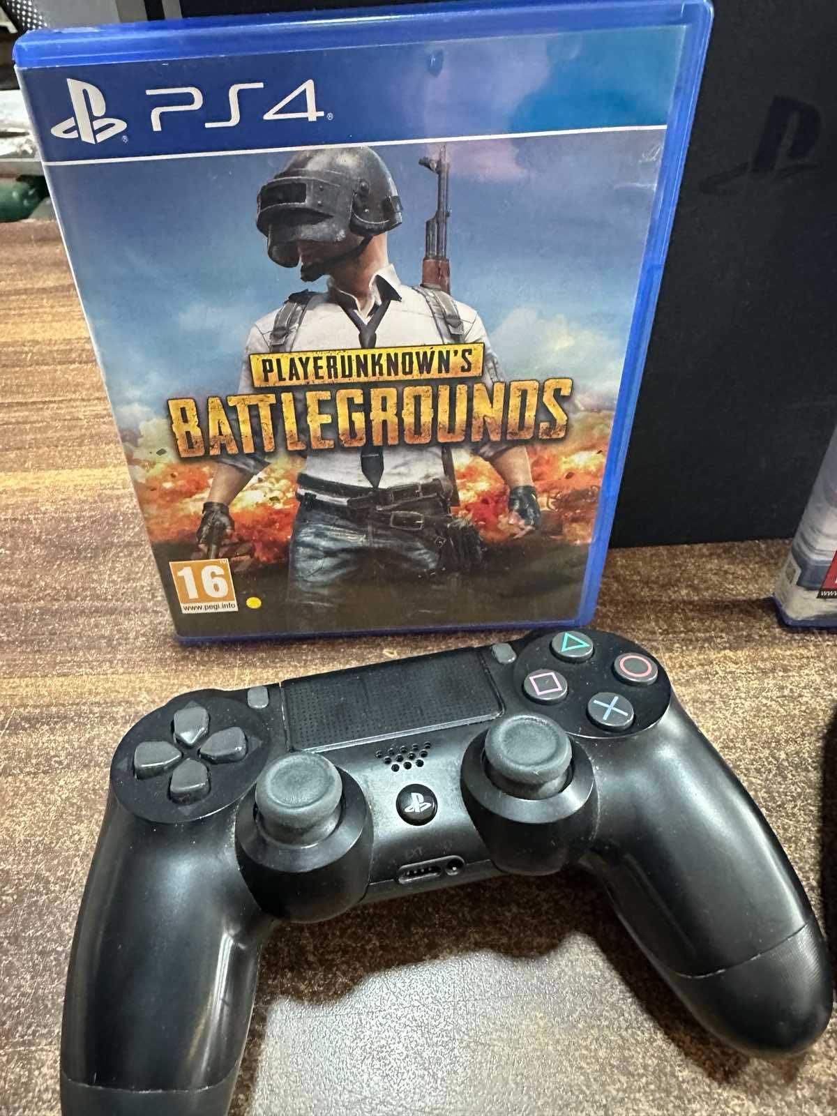 PlayStation 4 Slim 1TB, 2 джойстика и 2 игри