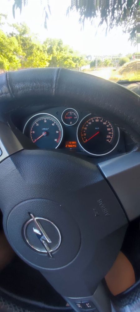 Opel Astra H 2004
