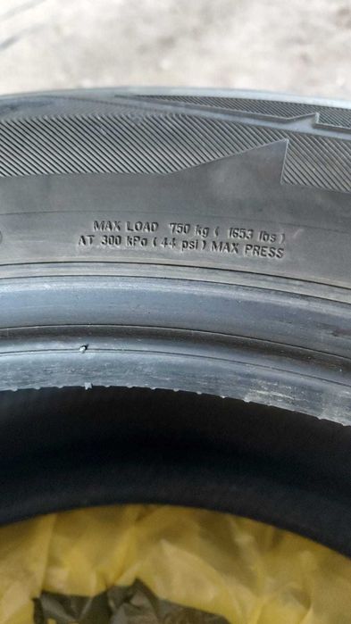 Шины зимние Bridgestone Blizzak dm-v2  R18