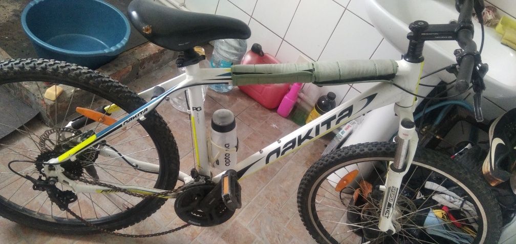 Vînd bicicleta adulți