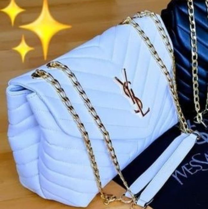 Geanta damă (alba și neagra),accesorii metalice aurii, saculet, etiche