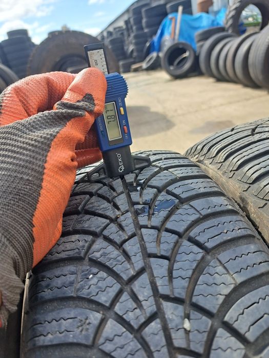 Anvelope de iarna 185-60r15 Goodyear