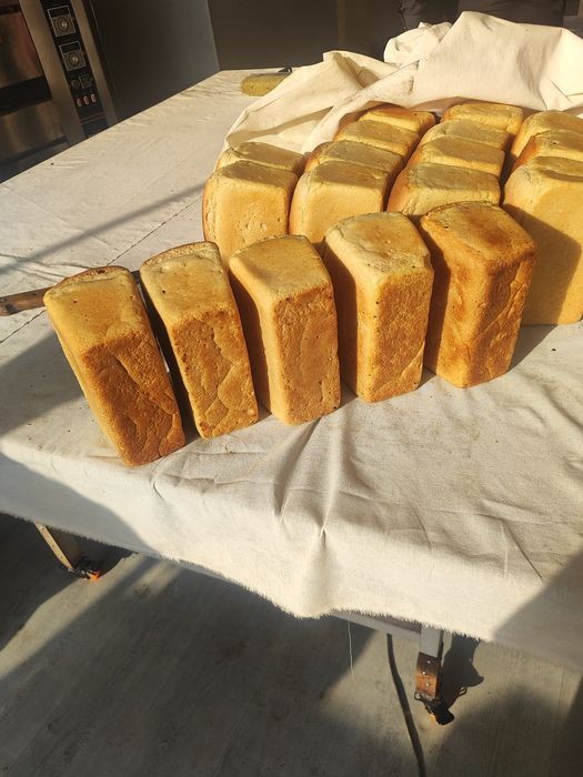 Буханка нон сотилади