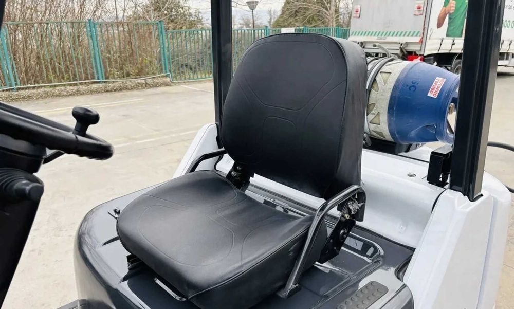 motostivuitor 2 tone stivuitor 2000kg benzina Gpl Nissan an 2019