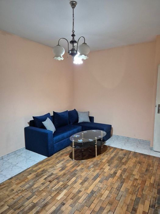 Дава се под наем Едностаен апартамент в Перник, Байкушева махала - 70 кв.м за 280.5 € - Снимка #1