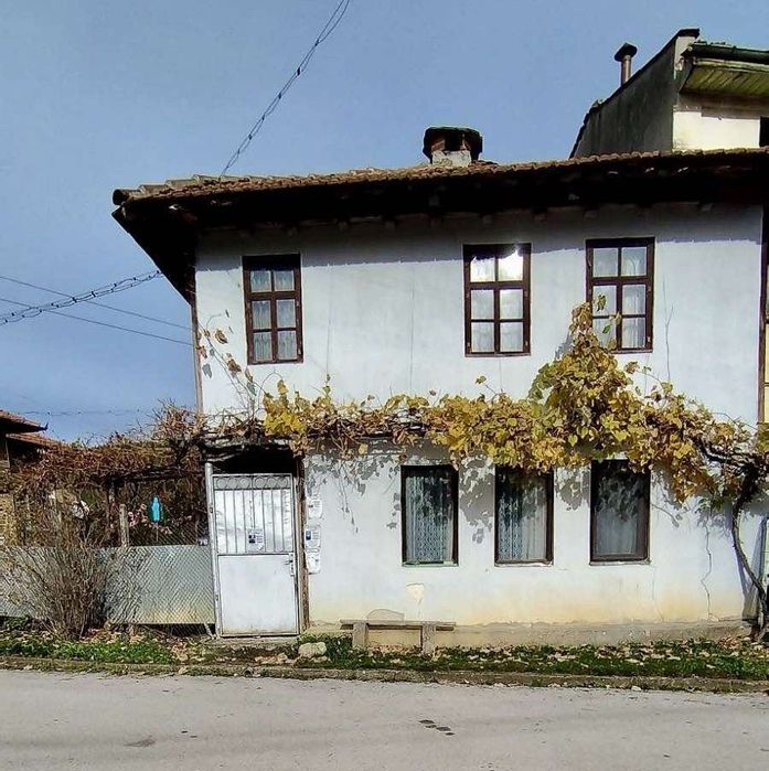 Къща в Ловеч, област-с.Терзийско площ 100 цена 33234