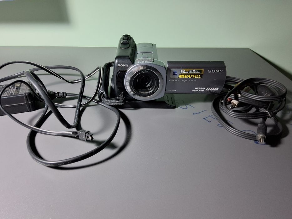 Sony Handycam DCR-SR85