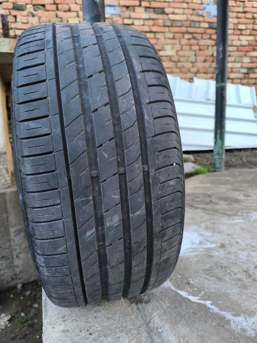 Гума 1бр Nexen 255 35 20