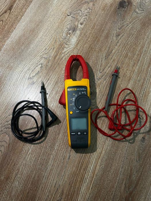 Токовищ мерительный клещи FLUKE 375