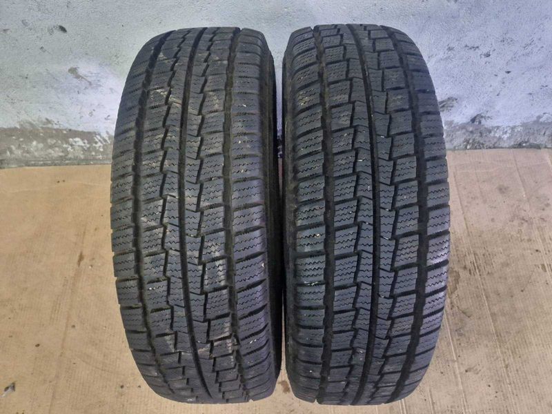 2 Hankook R15C 205/70/ 
зимни бусови гуми 
DOT3118