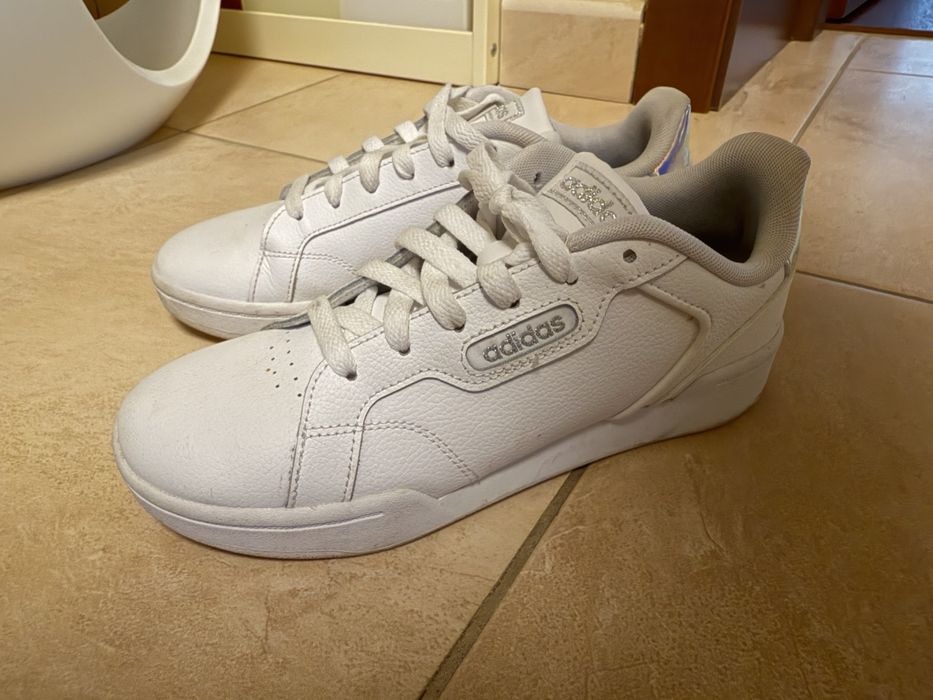 Бели маратонки Adidas, размер 36 и 2/3, UK 4