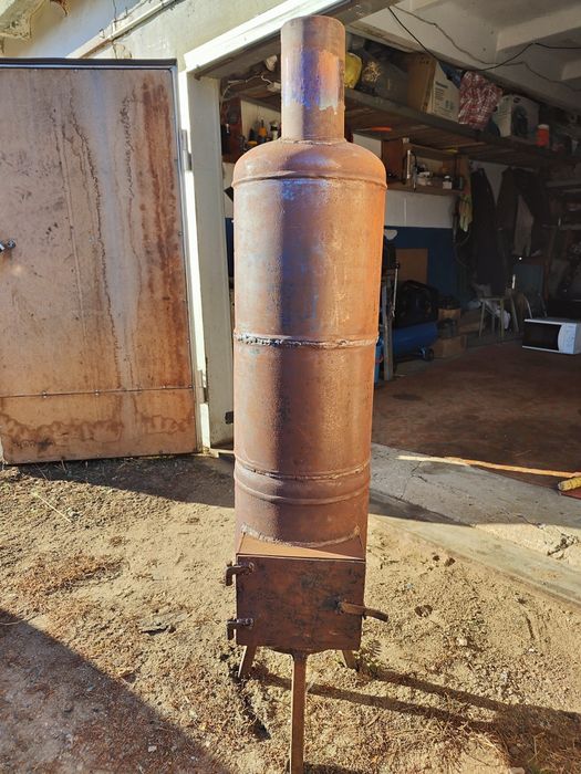 Печка буржуйка ,газ баллоны.