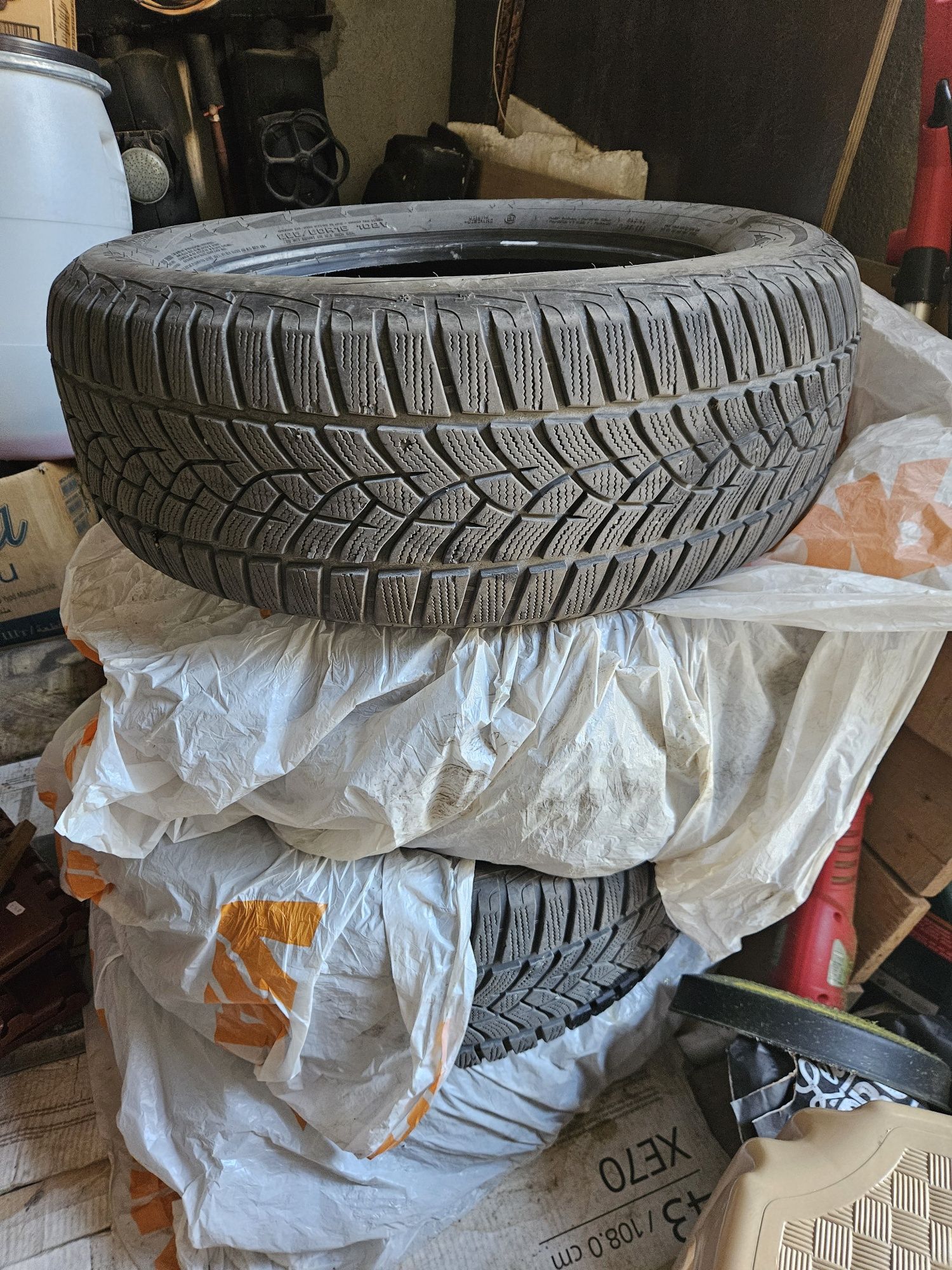 Зимни гуми Goodyear 4бр 225/60/16