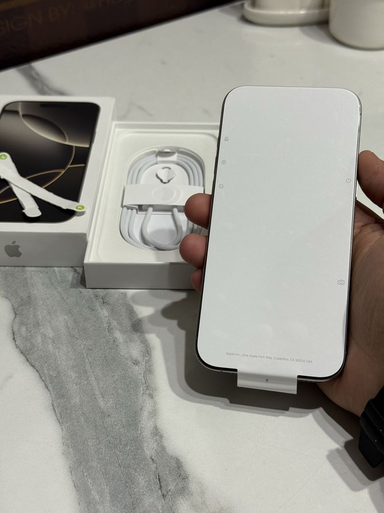  iPhone 16pro max 5G 256gb hx/a EAC natural titan 4 цикла всего лишь!