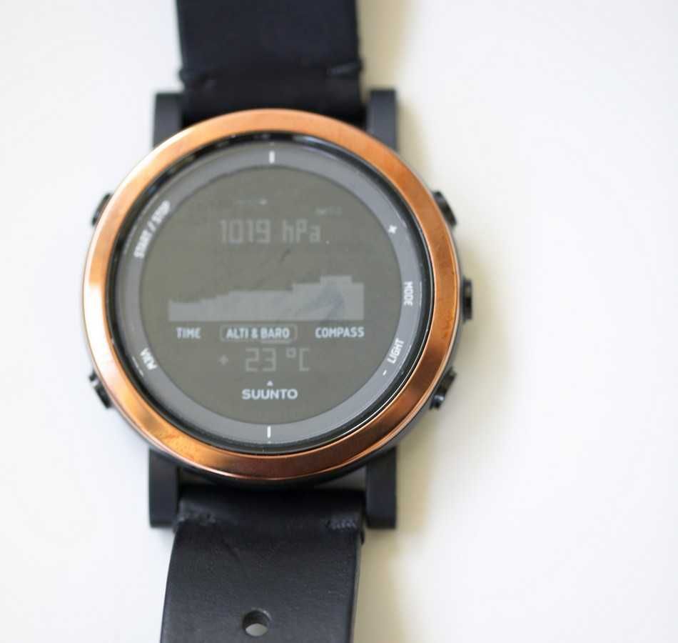SUUNTO ESSENTIAL Ceramic Copper Black