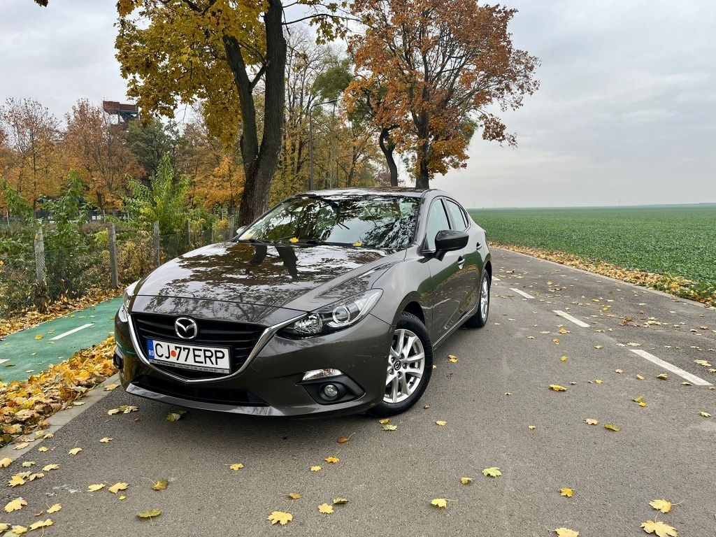 Vand Mazda 3 automat