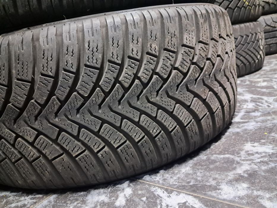 Anvelope second iarna 215 45 R16 Falken