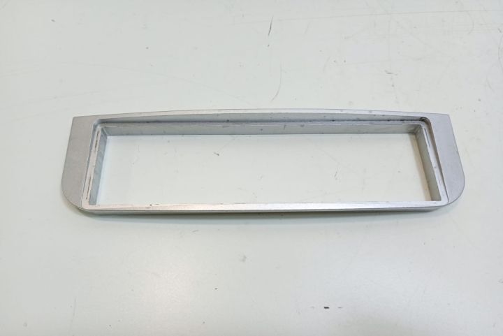 Ornament cd player 28100102 Alfa Romeo 147  seria