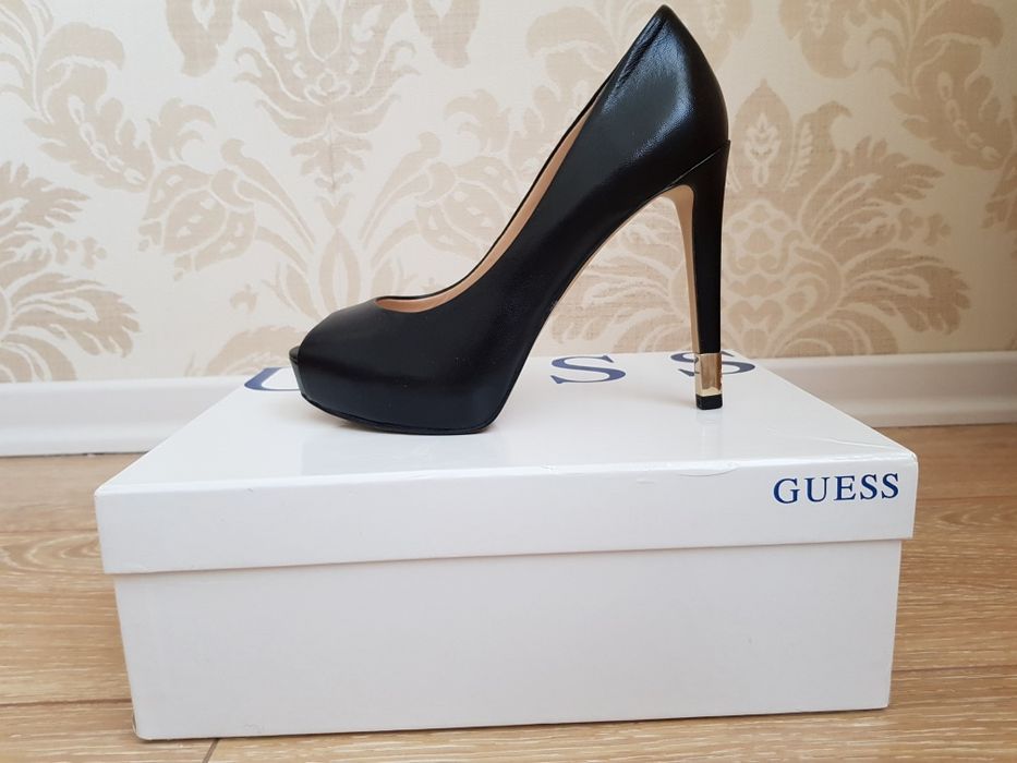 Туфли чёрные Guess