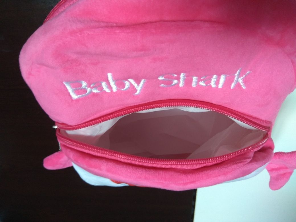 НОВА Детска раница за градина бейби акула baby shark pink blue