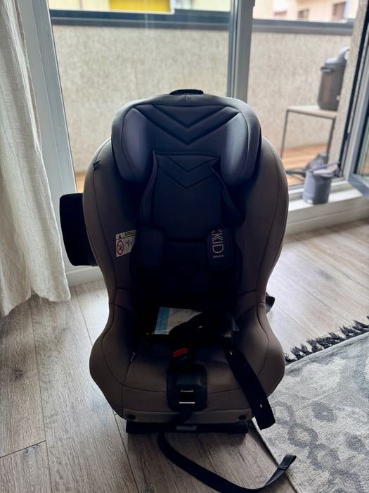 Vand scaun auto copii Axkid Minikid 2, cu factura din noiembrie 2023