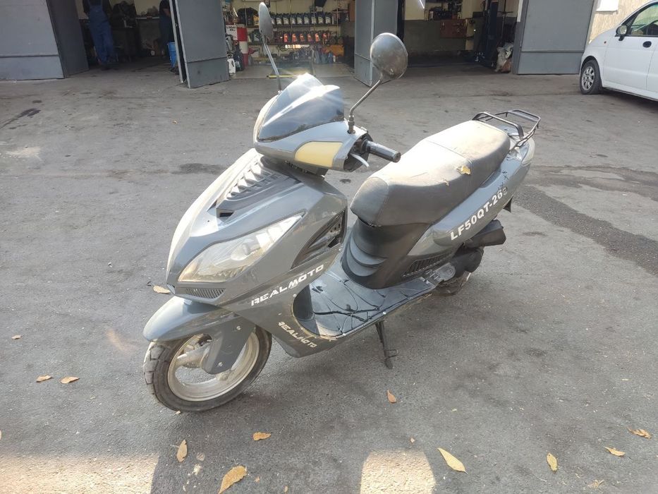 Продаётся скутер 80 кубов