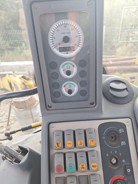 Buldoexcavator komatsu