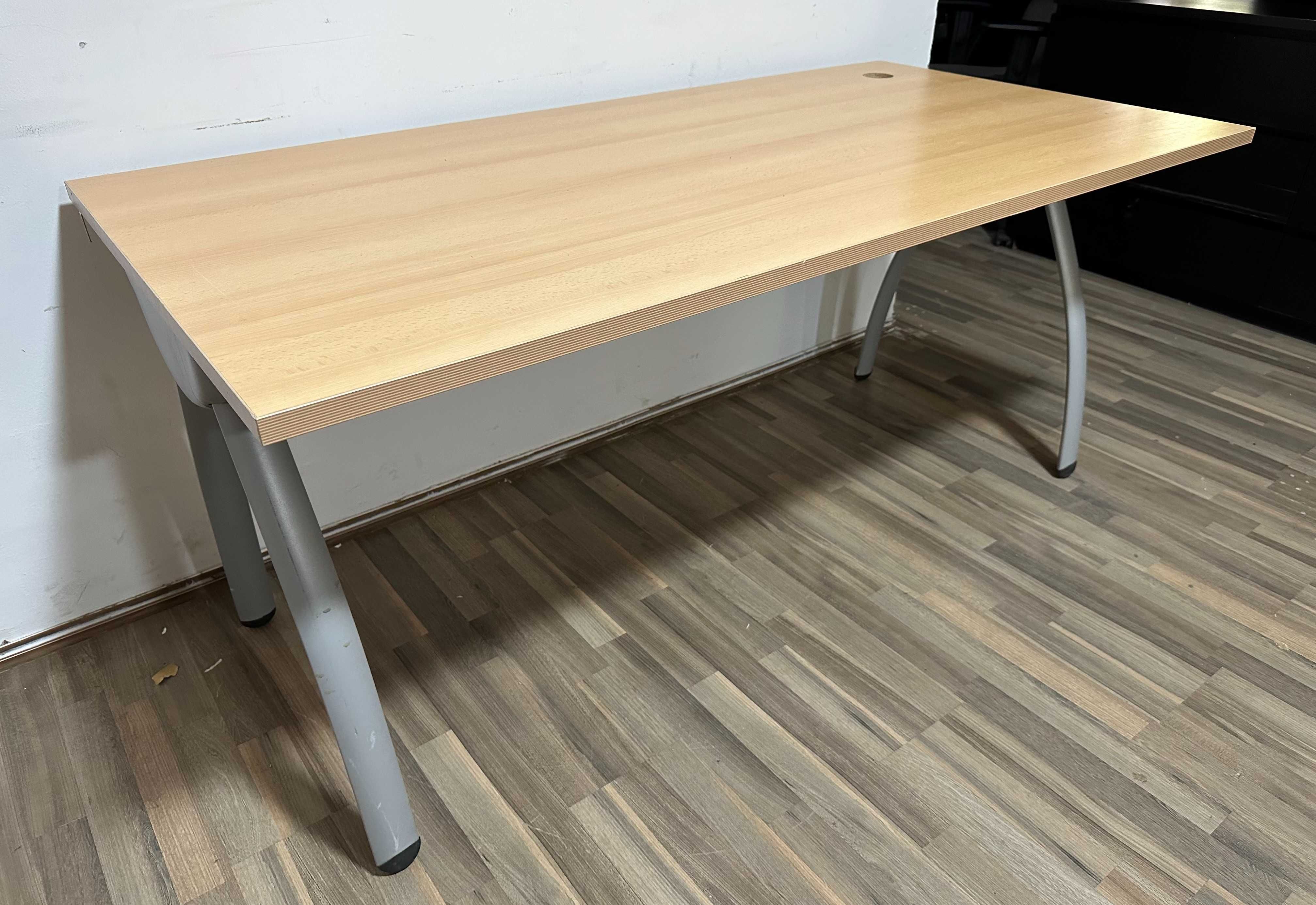 30 buc Birou solid cu picioare metalice; Birou cu blat 160/180x80 cm
