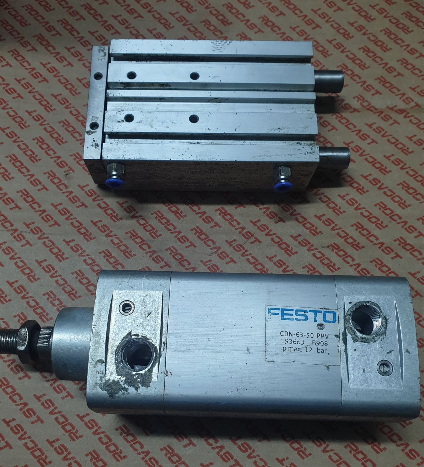 Cilindru piston pneumatic Festo