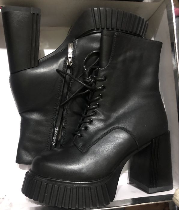 Продам новую зимнюю обувь женскую размер 37