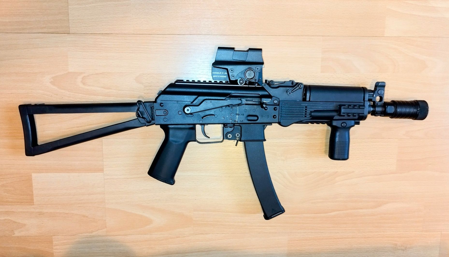 Pusca electrica Airsoft PP19 Ak47 Arcturus