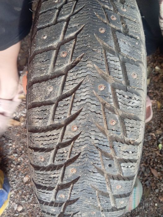 Зимние шины шипованные!