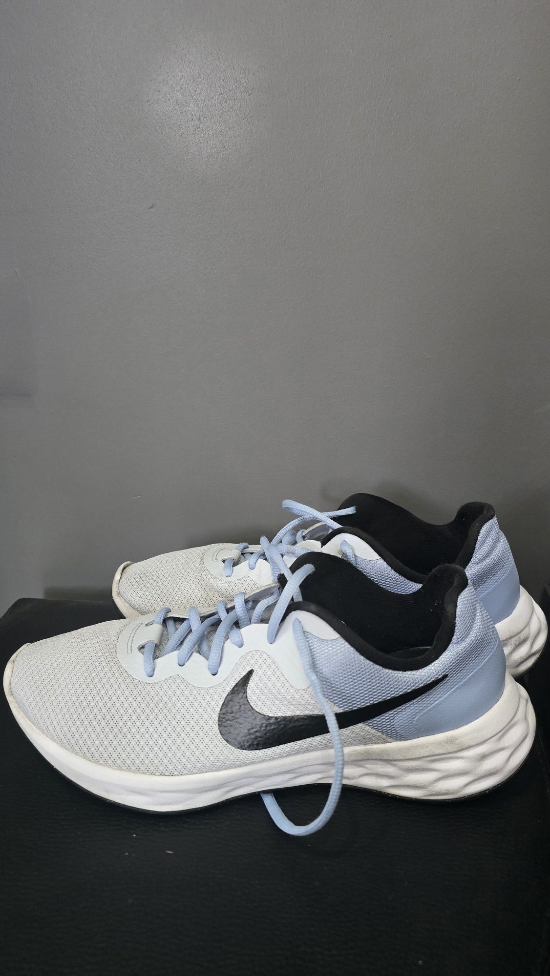 Продавам обувки Nike Revolution 6