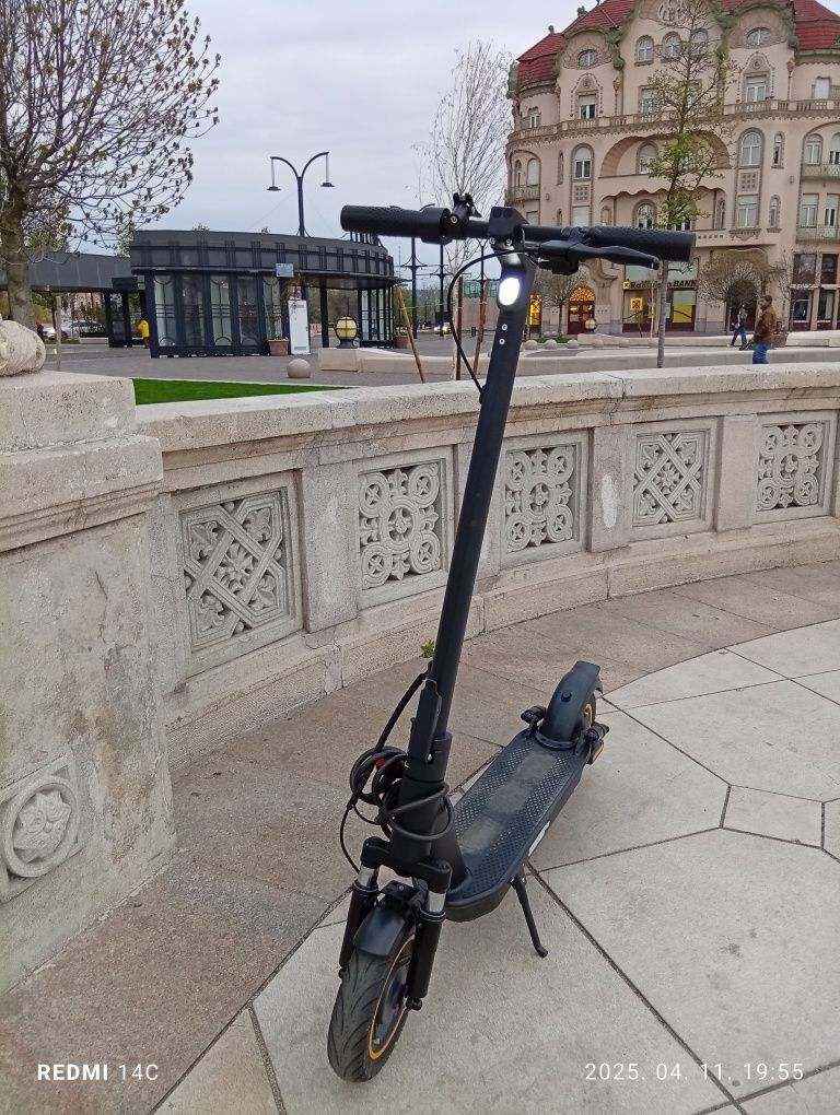 Vând trotinetă electrică JUICEASE ESMax 14,5 Ah, posibil livr. grt.