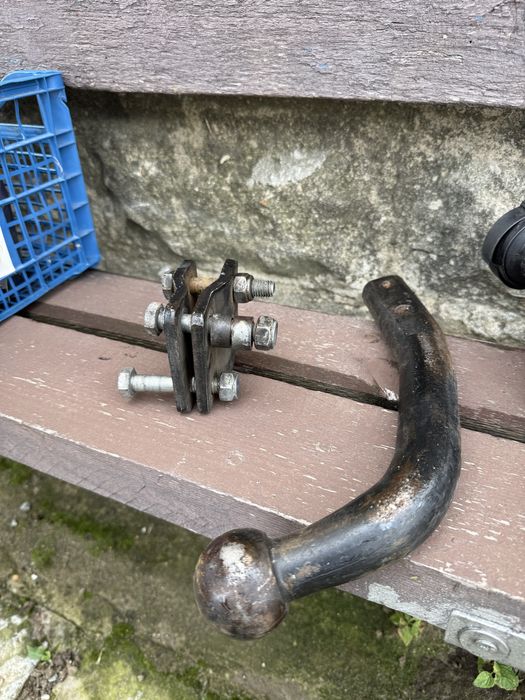 Теглич за е46 бмв и казанче за вода