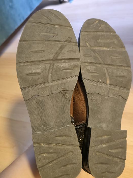 Ghete maro din piele 39