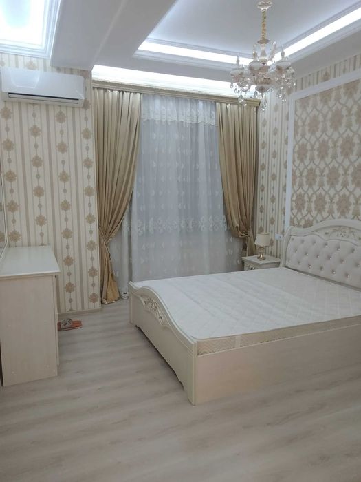 Chorsu Ganga 4 xonalik 120kv kvartira beriladi Toshkent city oldida