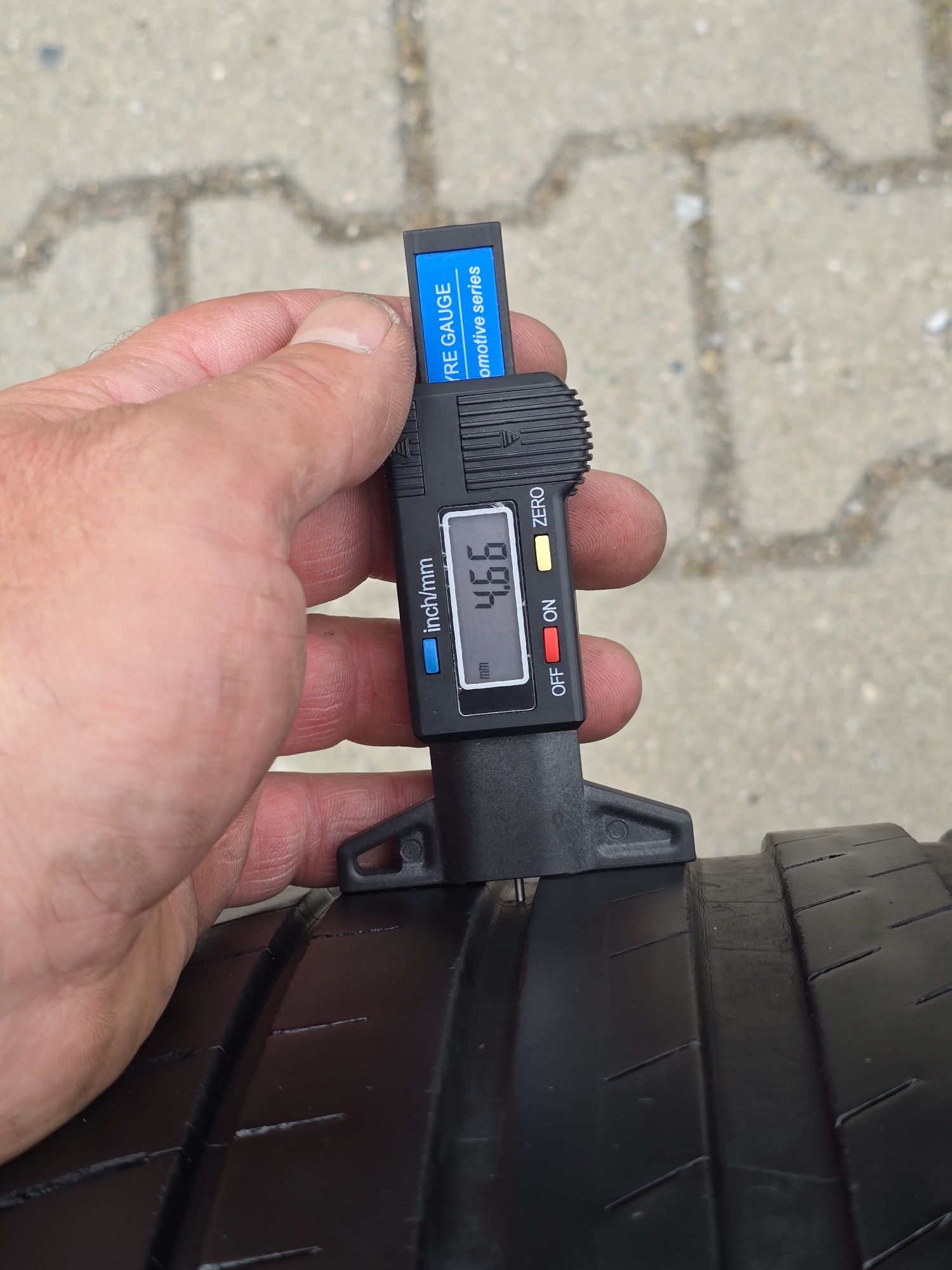 235 45 18 Michelin 2 br.