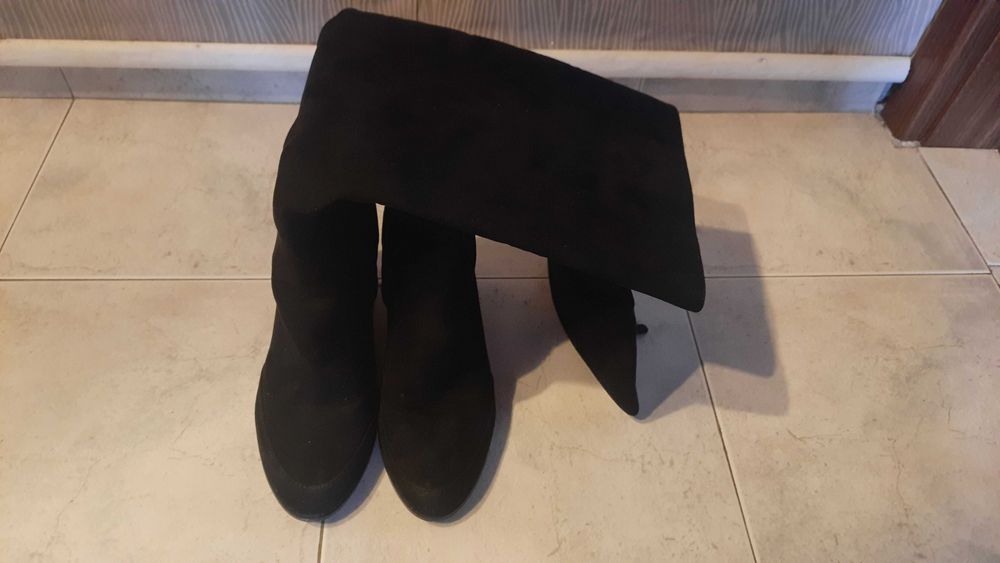 Дамски ботуши с дебел ток