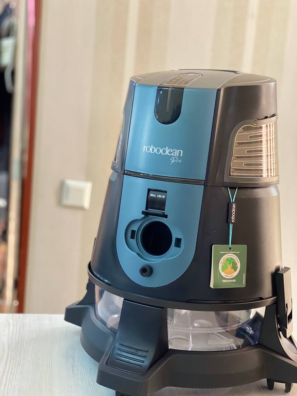 Roboclean pro Aura kompaniya ofitsalni ofis