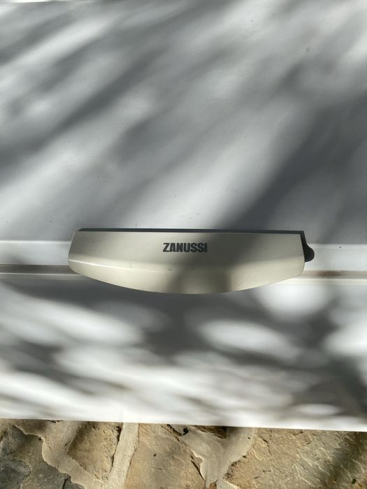 Lada frigorifica Zanussi