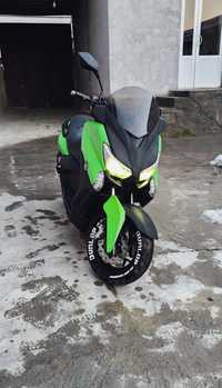 Yamaha x max 200