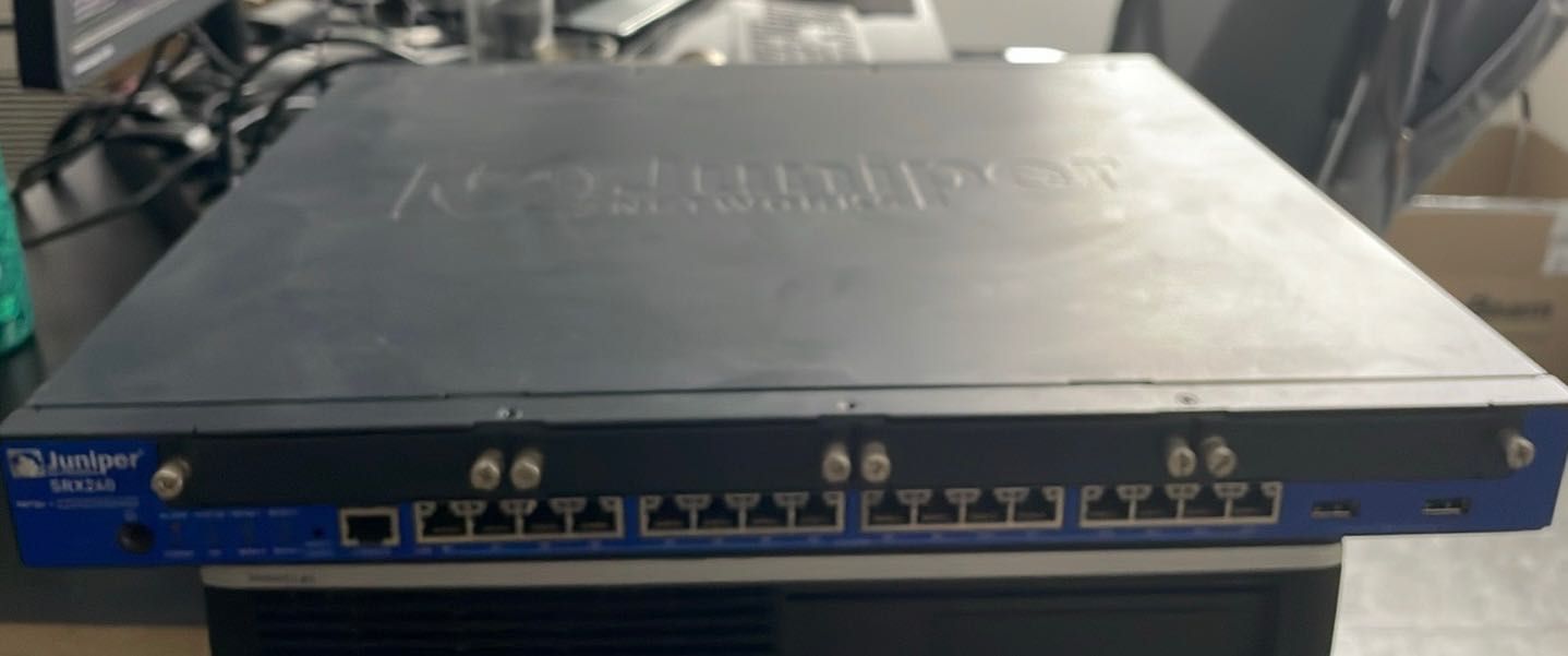 Router/gateway Juniper srx240