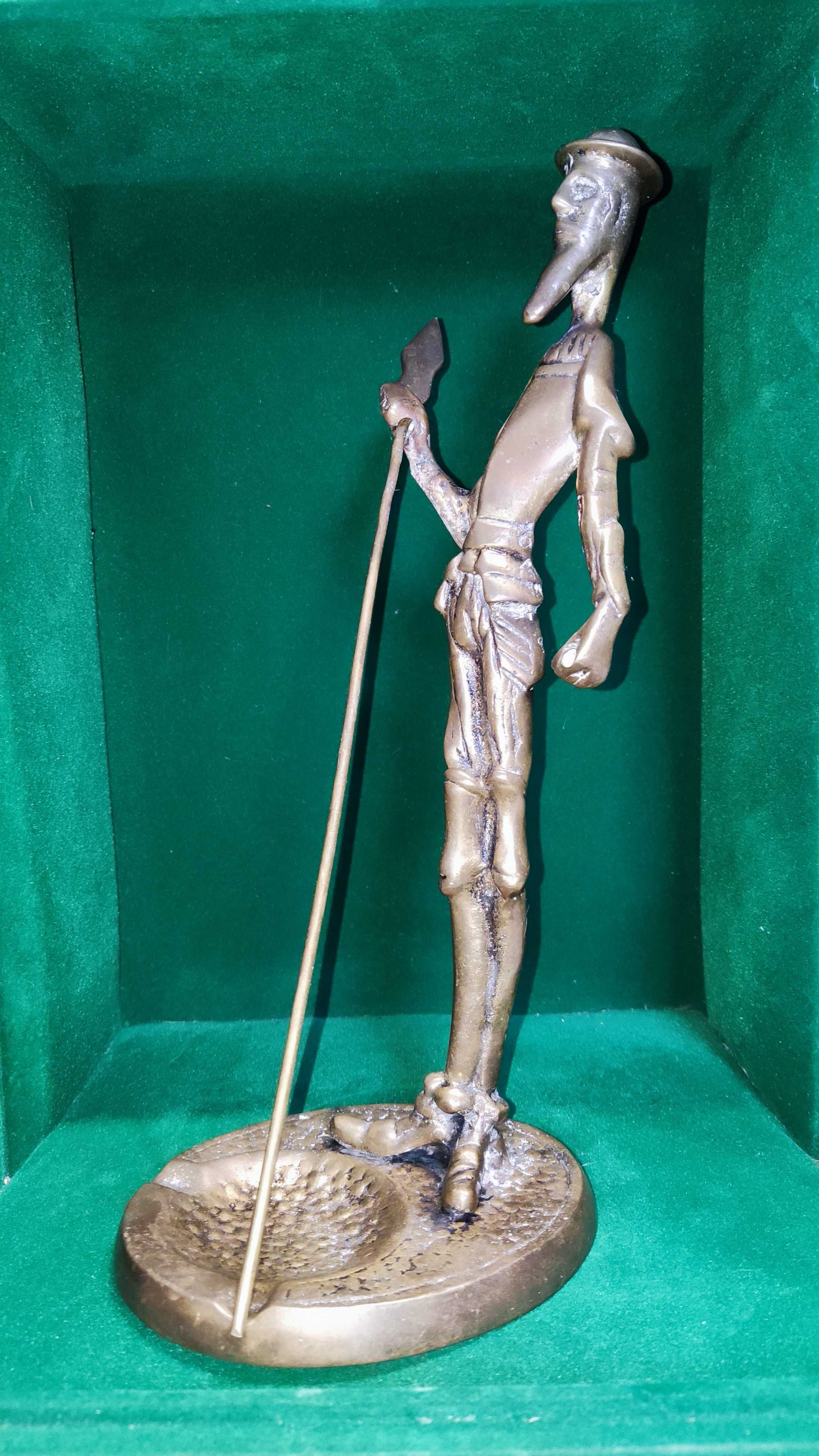 Statueta veche din bronz masiv